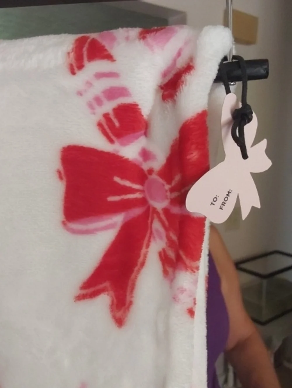 Betsey Johnson Candy Cane/Bow Print Ultrasoft plush throw 50×70in.
